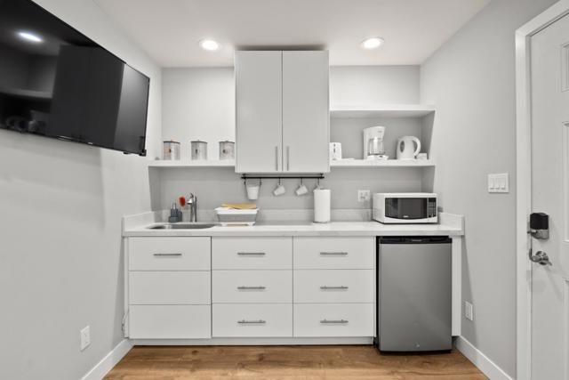 228 E Julian Street, San Jose CA: https://media.crmls.org/mediaz/25bb4ca1-bd46-48b4-a650-7ddad7031d74.jpg