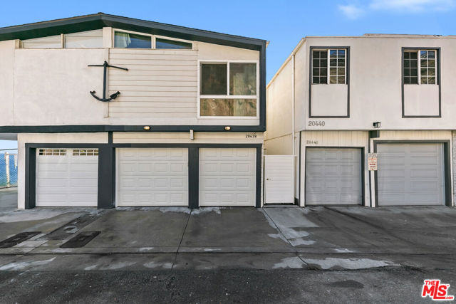 20438 Pacific Coast Highway, Malibu CA: https://media.crmls.org/mediaz/25bb6bdf-e425-4c42-849a-6558a5af326c.jpg