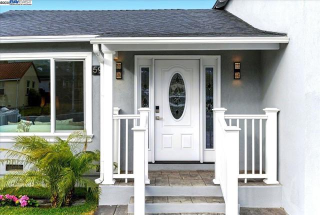 590 Cherry Ave, San Bruno CA: https://media.crmls.org/mediaz/25bb6dab-f29b-4717-853d-8fbe2168f490.jpg