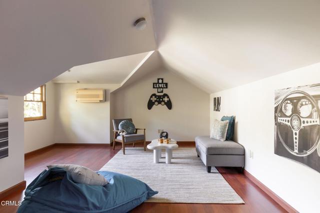 1813 Wayne Avenue, South Pasadena CA: https://media.crmls.org/mediaz/25bb729d-5b00-4f6f-8411-7983c5b30815.jpg