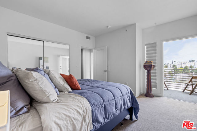 436 S Virgil Avenue, Los Angeles CA: https://media.crmls.org/mediaz/25bbdad8-9e28-43ad-a968-072c9c86d279.jpg