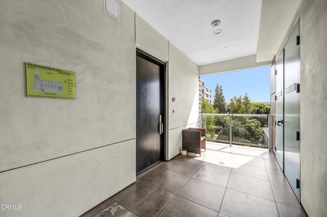Detail Gallery Image 4 of 28 For 210 N Monterey St #409,  Alhambra,  CA 91801 - 2 Beds | 2 Baths