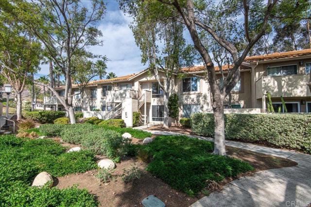 11525 Fury Ln, El Cajon CA: https://media.crmls.org/mediaz/25bc22ac-8c50-4f49-aa21-2fb22ac0ae4b.jpg