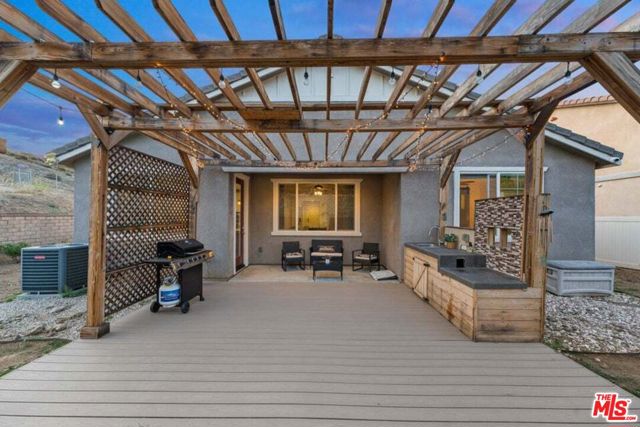 2906 Crocus Place, Palmdale CA: https://media.crmls.org/mediaz/25bcb0ee-c544-4544-ba87-1773098bf2c2.jpg