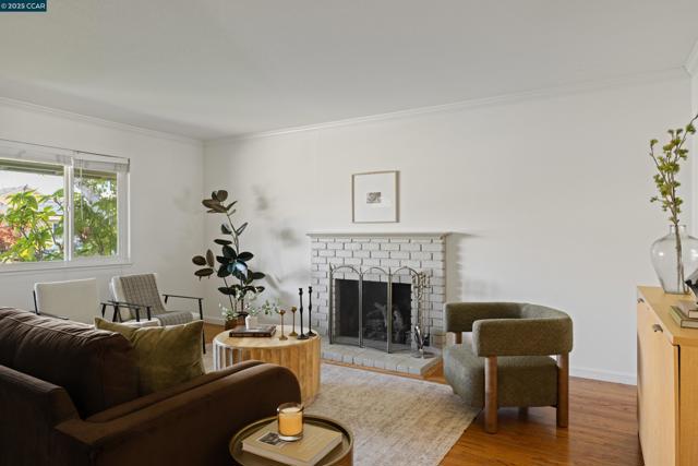6944 Cedar Ln, Dublin CA: https://media.crmls.org/mediaz/25bd0d99-0d8b-428f-8039-b4aacf9a8b0d.jpg
