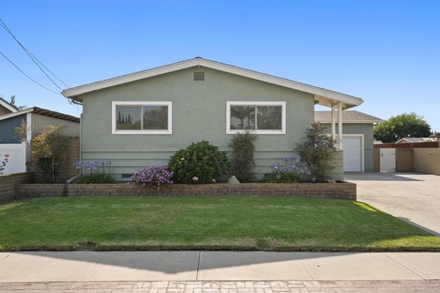 Detail Gallery Image 5 of 43 For 3812 Armstrong St, San Diego,  CA 92111 - 3 Beds | 2 Baths