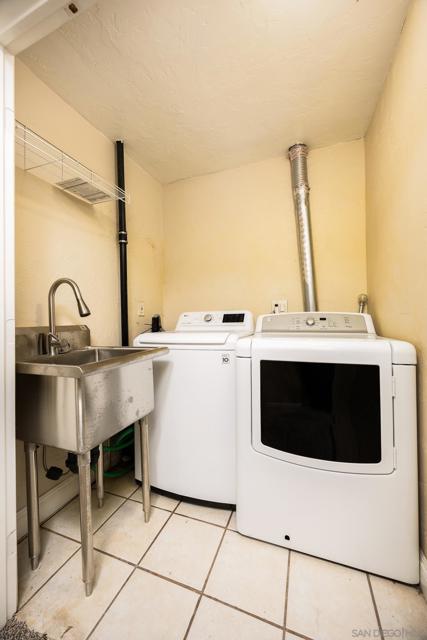 1148 Emerald Heights Rd, El Cajon CA: https://media.crmls.org/mediaz/25bd9529-10f9-4ed1-a2ca-149ab484e18d.jpg