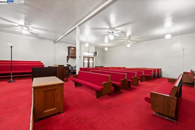 3003 School St, Oakland CA: https://media.crmls.org/mediaz/25bdfbc9-6b3f-46bd-aff1-4ba0b494466e.jpg