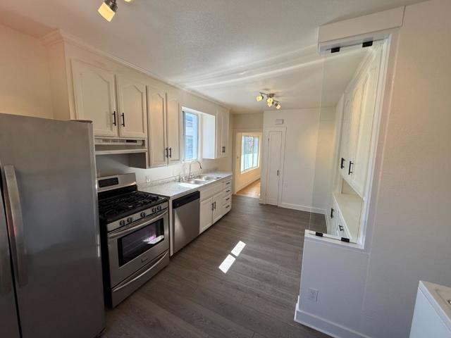 3050 22nd Avenue, Oakland CA: https://media.crmls.org/mediaz/25be6646-c91c-4eb6-8064-55528051d946.jpg