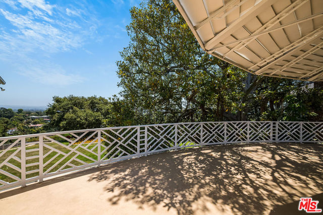 11080 Chalon Road, Los Angeles CA: https://media.crmls.org/mediaz/25be9ba8-c5f3-473b-a627-39fad6404b20.jpg