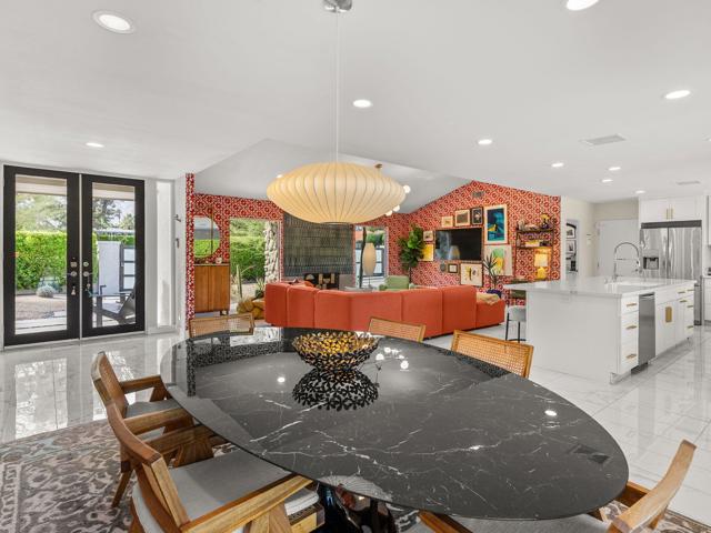 460 N Orchid Tree Lane, Palm Springs CA: https://media.crmls.org/mediaz/25bf33e4-4d58-4b38-bd93-4eccdeaab727.jpg