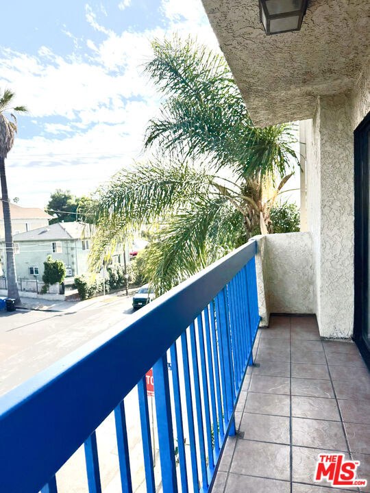 1052 S Mariposa Avenue #403