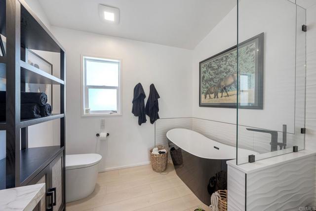 6503 Friendly Place, Carlsbad CA: https://media.crmls.org/mediaz/25c0b53c-8516-4ea1-8af8-31c0f58129d5.jpg