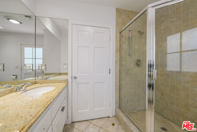 8760 White Oak Avenue, Sherwood Forest CA: https://media.crmls.org/mediaz/25c0b80e-7528-4e40-b859-30ad450d2f9e.jpg