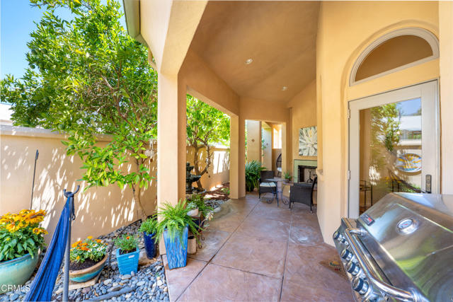 212 S Montgomery Street, Ojai CA: https://media.crmls.org/mediaz/25c10c58-75af-4d60-93f4-5982ad0ffda5.jpg