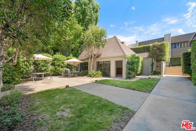 80 S Grand Avenue, Pasadena CA: https://media.crmls.org/mediaz/25c12a96-de79-4a23-bbb6-34077ee58941.jpg