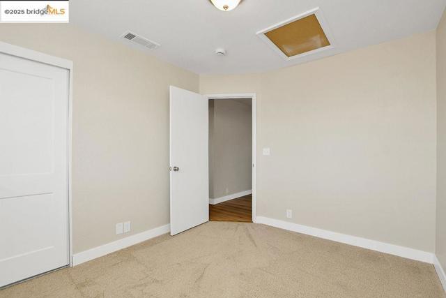10500 Creekside Circle, Oakland CA: https://media.crmls.org/mediaz/25c1c80a-eda1-47bb-9058-4062a424abba.jpg
