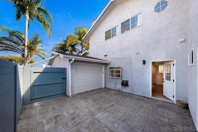 4554 Limerick Way, San Diego CA: https://media.crmls.org/mediaz/25c1f8d4-49e6-4c29-874a-35a86ac91e07.jpg