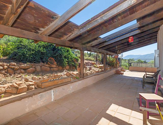 Detail Gallery Image 12 of 45 For 3333 Suncrest Bld, El Cajon,  CA 92021 - 5 Beds | 2 Baths