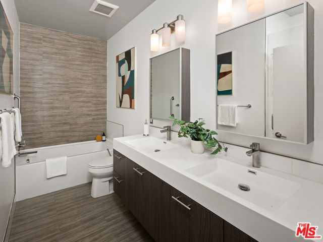 10627 Ashton Avenue, Los Angeles CA: https://media.crmls.org/mediaz/25c20101-faef-4c49-ad7a-f80de1d899df.jpg