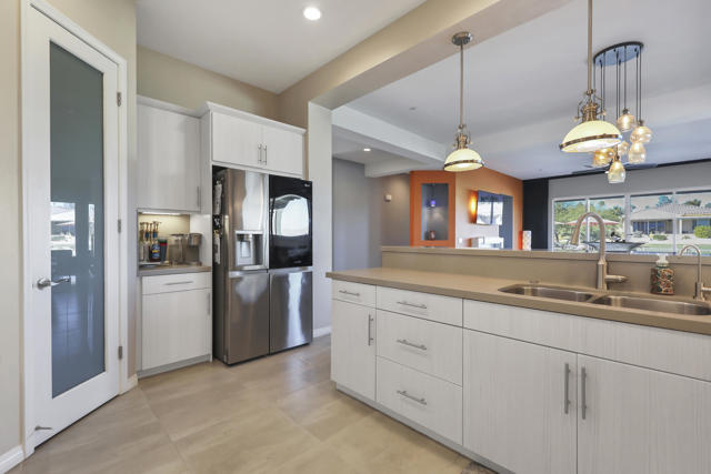 Image 11 of 48 For 67252 Zuni Court