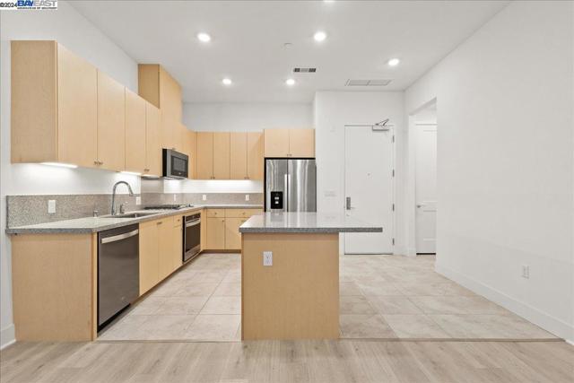 Image 6 of 37 For 45128 Warm Springs Blvd  251