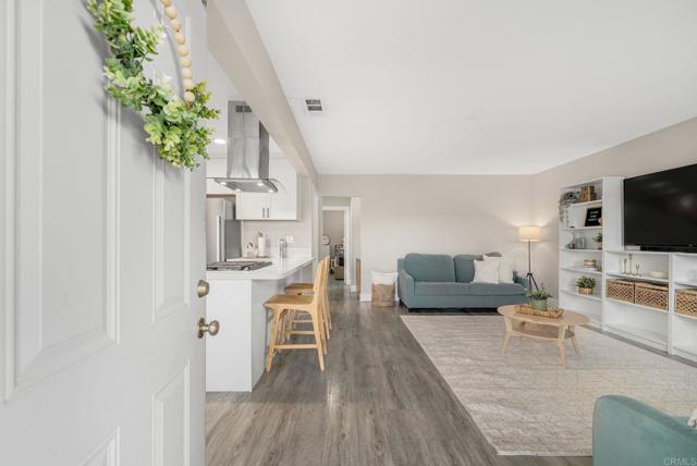 Detail Gallery Image 3 of 26 For 21460 Vine St, Wildomar,  CA 92595 - 3 Beds | 2 Baths