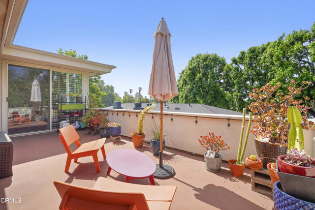630 S Orange Grove Boulevard, Pasadena CA: https://media.crmls.org/mediaz/25c32963-edd5-4264-bd6a-d70fb71eb55b.jpg