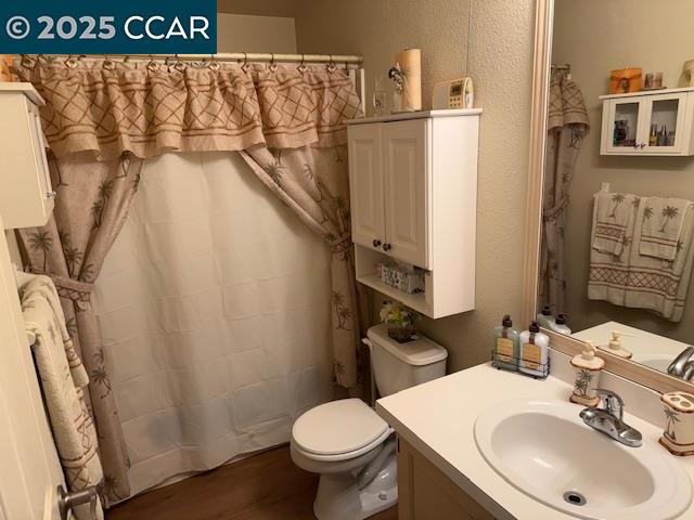 149 Galloway Dr, Concord CA: https://media.crmls.org/mediaz/25c330f3-b3b3-46cc-853b-8de2336e8c42.jpg