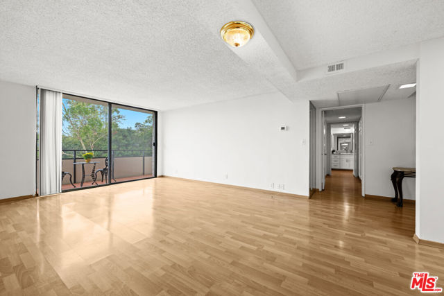 10535 Wilshire Boulevard, Los Angeles CA: https://media.crmls.org/mediaz/25c338bb-0a01-4b47-ac06-81bb3a20b572.jpg