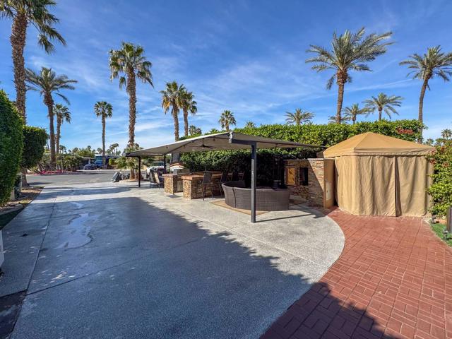 80394 Ave 48, Indio CA: https://media.crmls.org/mediaz/25c34dcb-6f86-4140-bc0a-0c2ebb284606.jpg