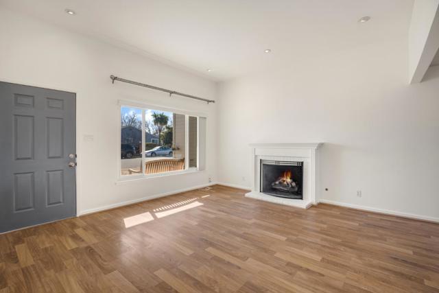 14011403 Cary Avenue, San Mateo CA: https://media.crmls.org/mediaz/25c371ad-0530-42a7-a3b4-17b8527c9bc0.jpg