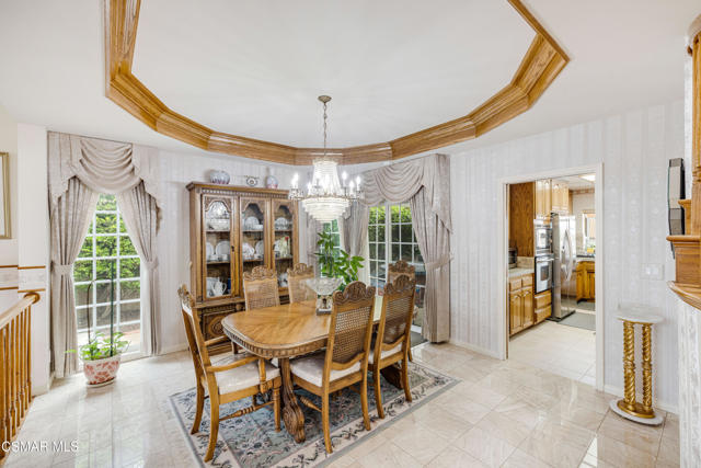 18128 Sandringham Court, Porter Ranch CA: https://media.crmls.org/mediaz/25c3d3fd-edf3-4a79-aa6e-548e58141a78.jpg