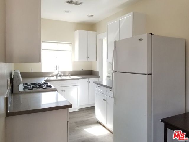 3166 San Marino Street, Los Angeles CA: https://media.crmls.org/mediaz/25c49131-ff50-40ae-b62d-fe52f585514e.jpg