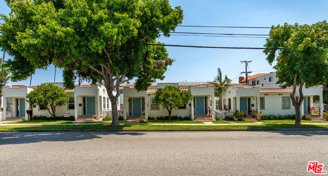 522 - 532 Idaho Avenue, Santa Monica CA: https://media.crmls.org/mediaz/25c5280b-d984-45f3-8552-c7ca4b5859ec.jpg