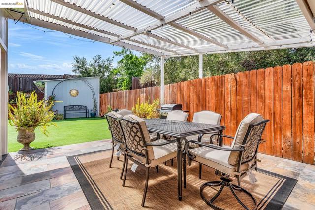 2350 W Shell Ave, Martinez CA: https://media.crmls.org/mediaz/25c5303b-e048-4ed7-830d-888f5d859a5e.jpg