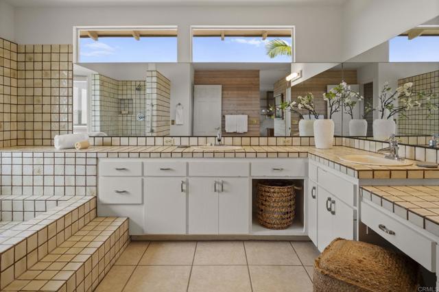 Detail Gallery Image 41 of 75 For 6301 Castejon Dr, La Jolla,  CA 92037 - 4 Beds | 3 Baths