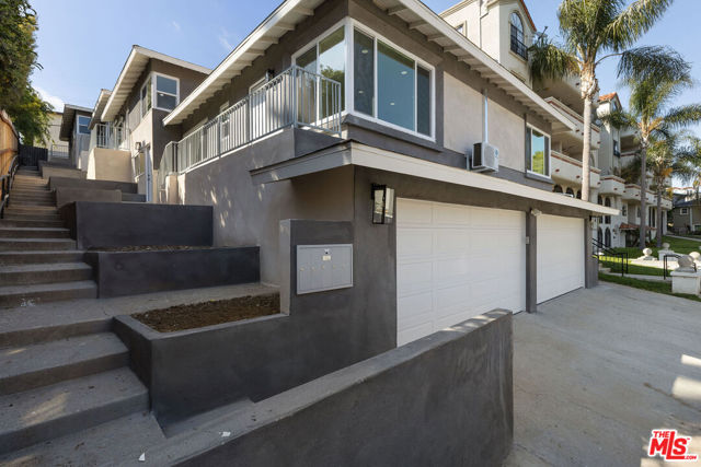 7127 Ramsgate Avenue, Los Angeles CA: https://media.crmls.org/mediaz/25c65379-a798-40ad-a29f-9d309a33d17a.jpg
