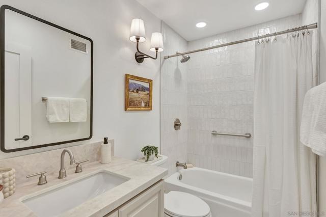 12880 Circulo Dardo, San Diego CA: https://media.crmls.org/mediaz/25c6716e-eafa-43e2-b7f8-ac93cd7d9af5.jpg