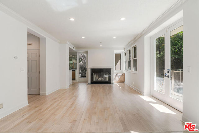 2370 Brookshire Lane, Los Angeles CA: https://media.crmls.org/mediaz/25c6dc51-5ba5-4548-a937-4b1c99de43e5.jpg