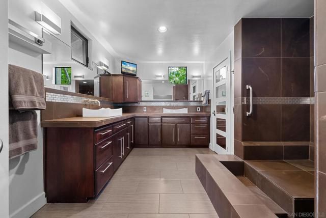 Image 18 of 55 For 5392 Wilshire Drive
