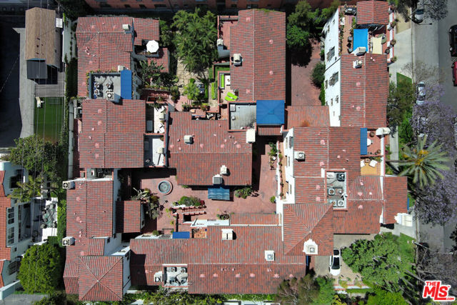 1414 N Harper Avenue, West Hollywood CA: https://media.crmls.org/mediaz/25c87107-2623-4831-b841-ab90e0dca095.jpg