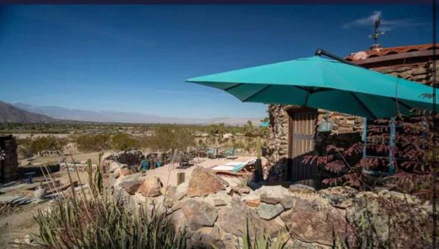 2540 S Araby Drive, Palm Springs CA: https://media.crmls.org/mediaz/25c93cea-2b17-4b2c-ba8f-df86be3b2bc8.jpg