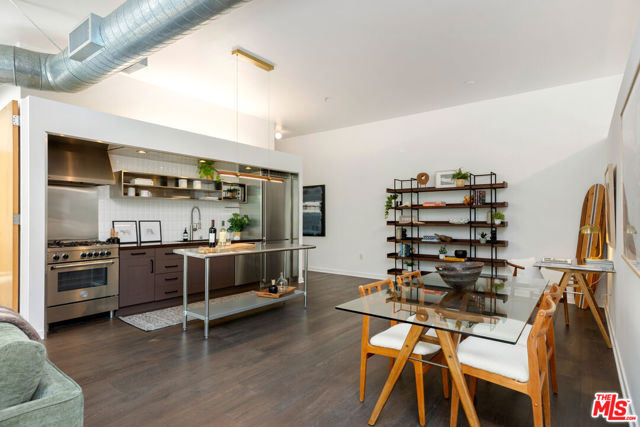 4080 Glencoe Avenue, Marina del Rey CA: https://media.crmls.org/mediaz/25c9f32c-9d20-4490-af54-7afd85dcb4f9.jpg