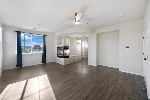 16341 Adobe Way, Lathrop CA: https://media.crmls.org/mediaz/25ca2168-0c11-44a3-a2db-2682e7a8c77a.jpg
