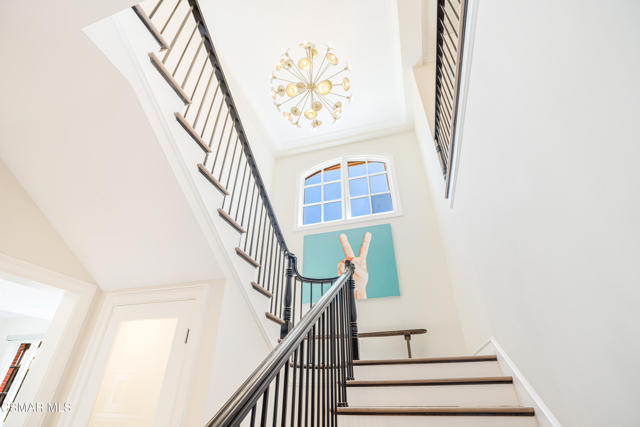 2366 Heatherbank Court, Lake Sherwood CA: https://media.crmls.org/mediaz/25ca2c64-2b47-4d0b-a131-b3be8cc270a5.jpg