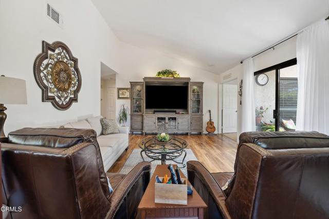 6378 Lada Avenue, Camarillo CA: https://media.crmls.org/mediaz/25ca6812-8e0a-43ce-a3bc-b76ffe8bd59f.jpg
