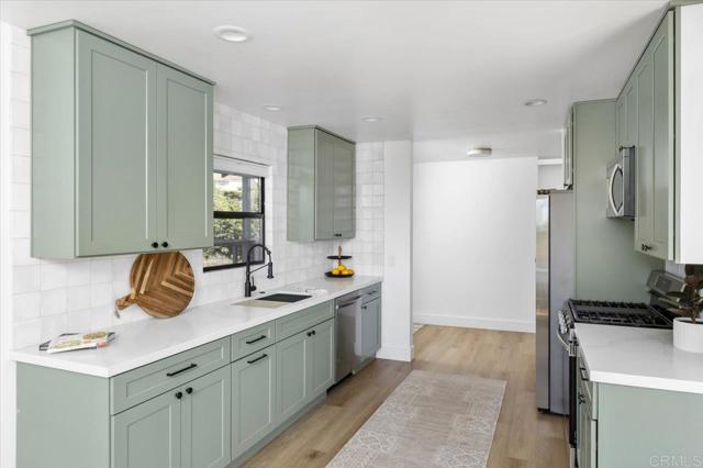 Detail Gallery Image 7 of 38 For 3630 Donna Dr, Carlsbad,  CA 92008 - 3 Beds | 2 Baths