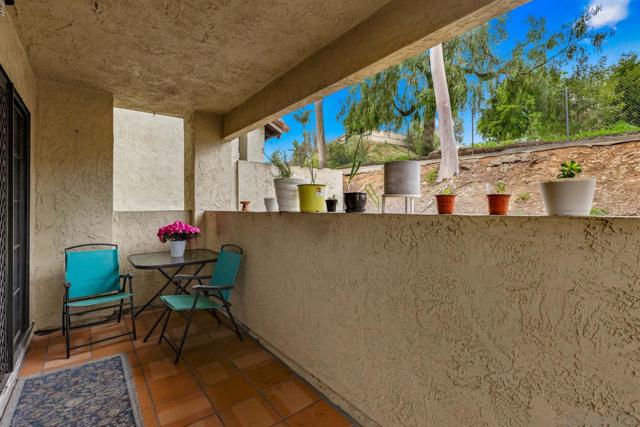 1146 Grape St, San Marcos CA: https://media.crmls.org/mediaz/25ca8acf-8fe6-454b-982b-63fcb4da8ad2.jpg