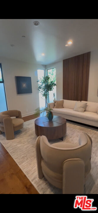 3608 Schaefer, Culver City CA: https://media.crmls.org/mediaz/25cac619-a474-48dd-8988-cc7ee4adbb66.jpg